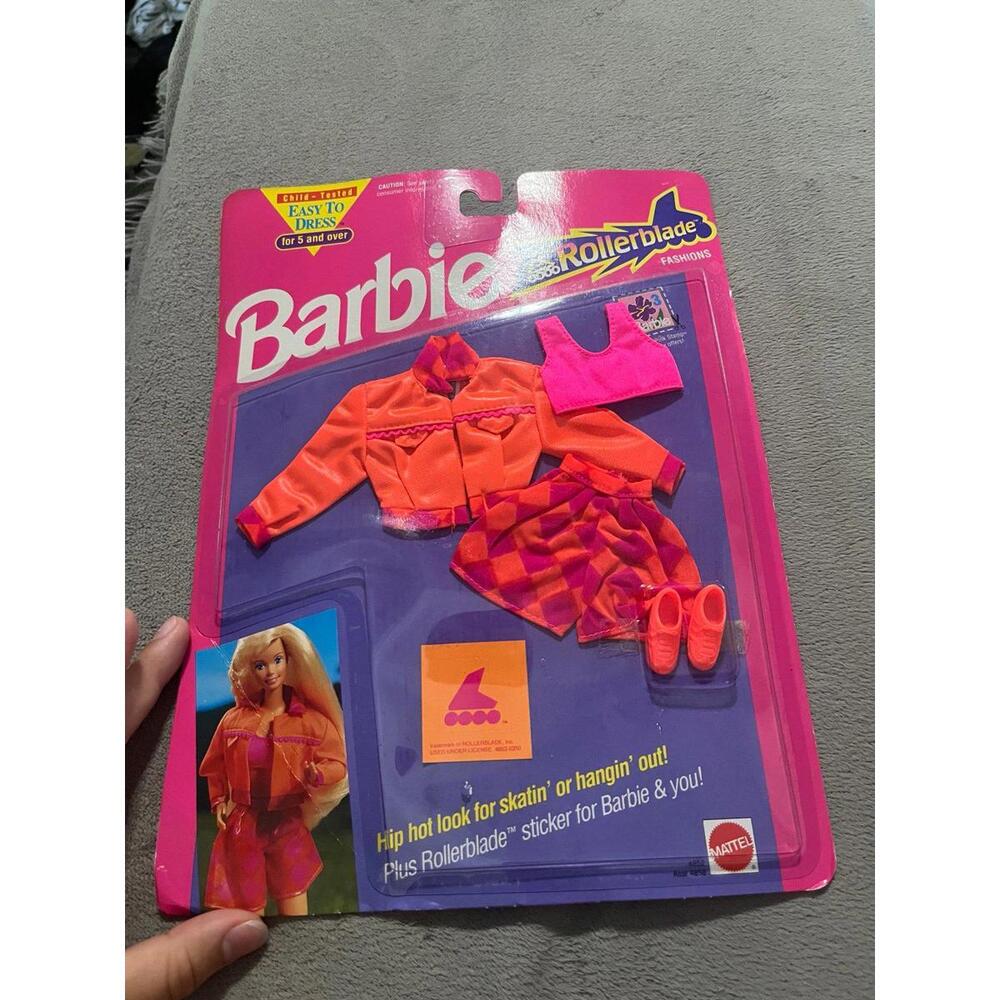 NEW! RARE 1991 BARBIE ROLLERBLADE FASHION OUTFIT!
